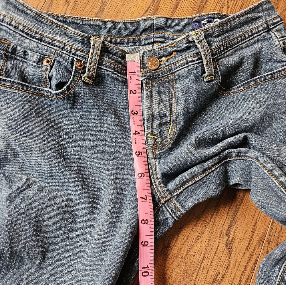 Seven7 Capri Jeans - Picture 7 of 9